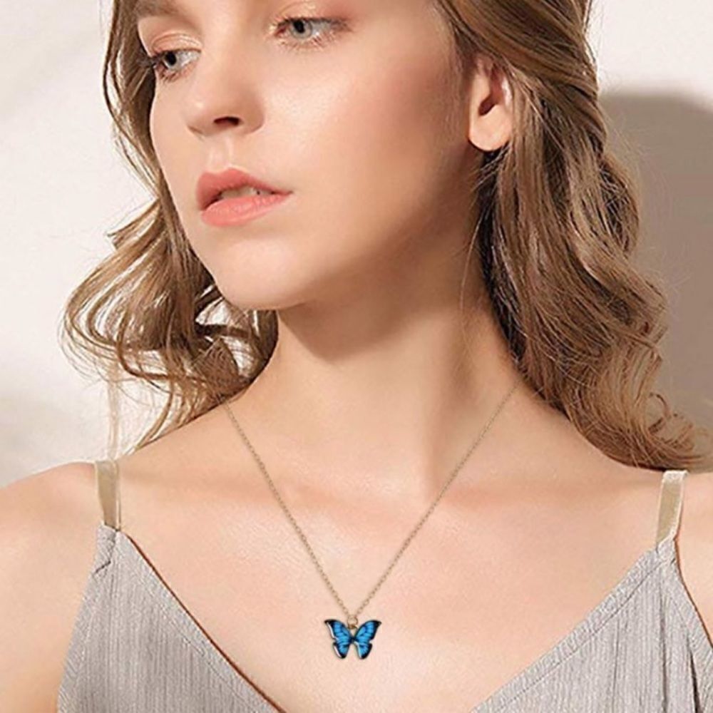 NWT Butterfly Necklace Zinc Alloy